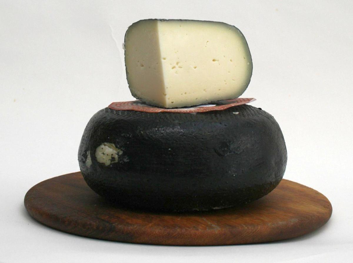 Pecorino Valdorcia Nero Semistagionato